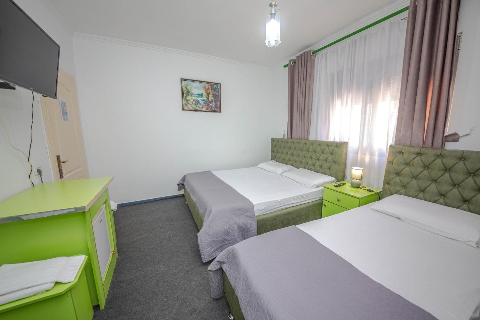 Hotel 3A Tirana Kültér fotó