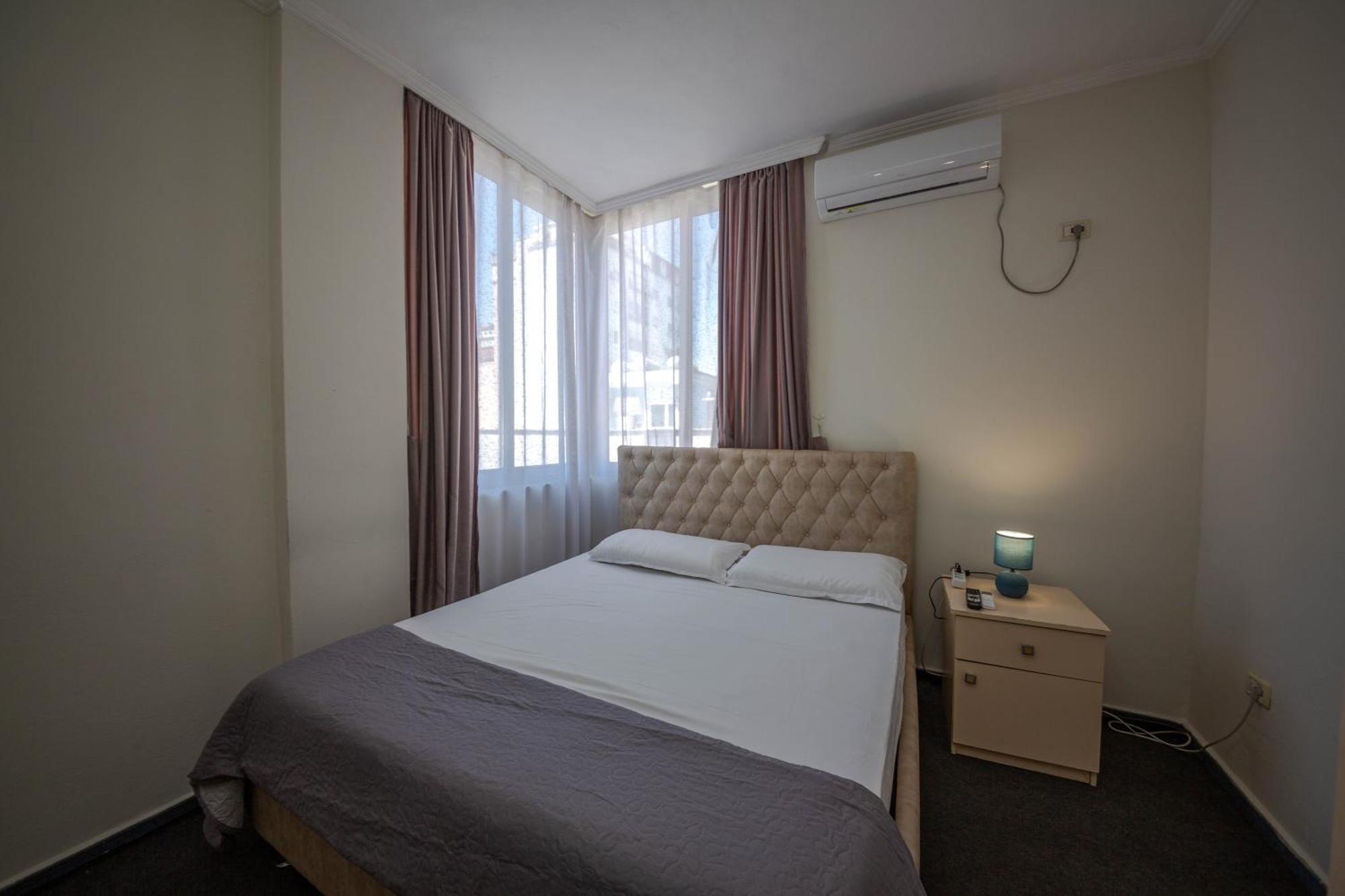 Hotel 3A Tirana Kültér fotó