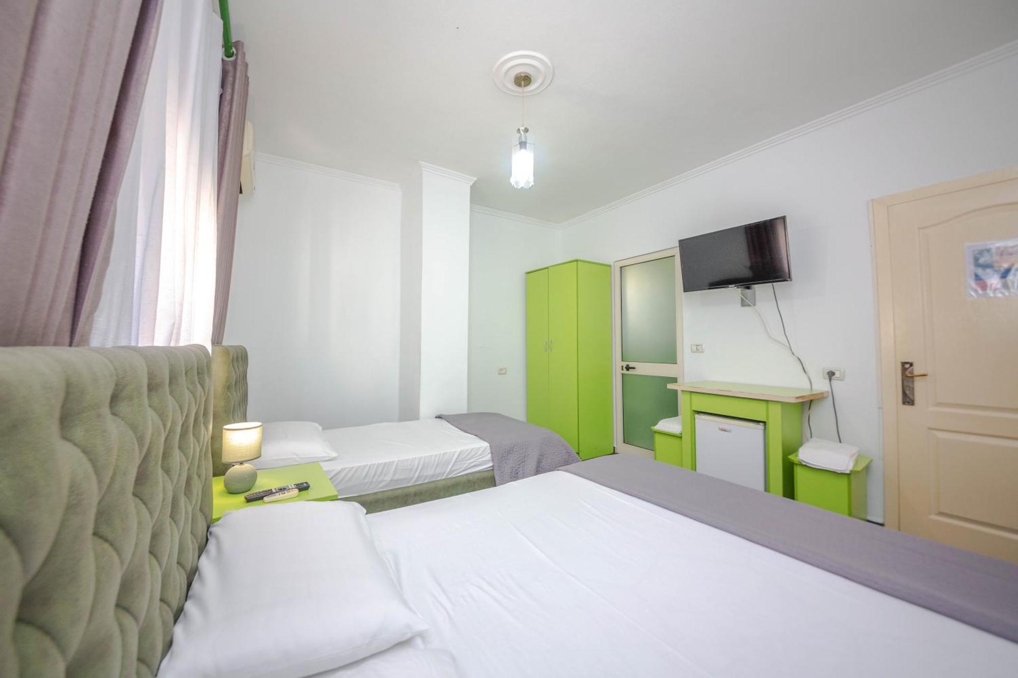 Hotel 3A Tirana Kültér fotó